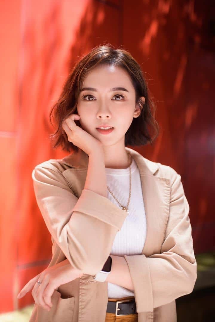 Expert hair coloring